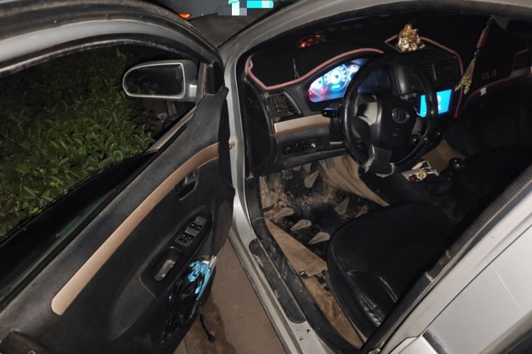 Used FAW Weizhi V5 2013 1.5L Manual Elite Model China IV Standard
