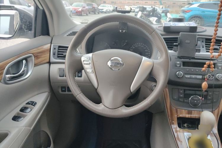Used Nissan Sylphy 2014 1.6XV CVT Deluxe Edition Steering Wheel