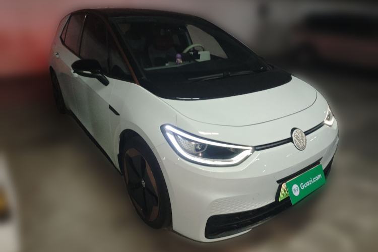 Used Volkswagen ID.3 2022 Pro Smart Edition Front Right 45 Deg