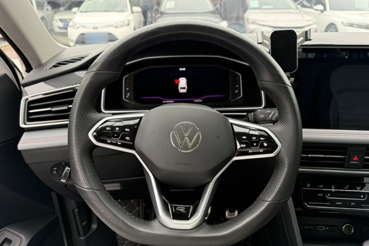 Used Volkswagen Tiguan L 2023 Facelift 380TSI Automatic All-Wheel Drive R-Line Flagship 7-Seater Interior 1