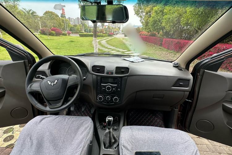 Used Wuling Hongguang 2016 1.5L Restyled S Comfort Version Center Console