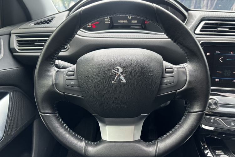 Used Peugeot 308 2016 1.6L Automatic Luxury Edition Interior 6