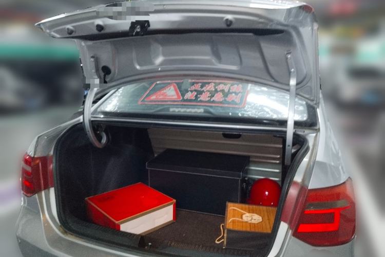 Used Volkswagen Jetta 2015 Value Edition 1.6L Manual Fashionable Style
