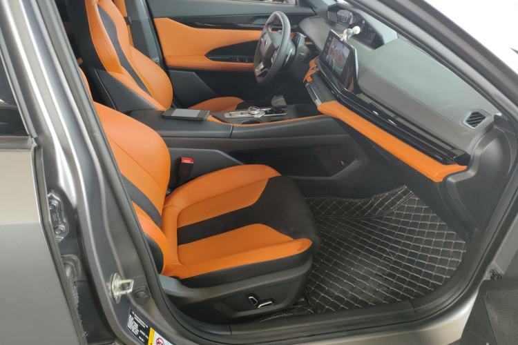 Used CHANGAN UNI-V 2023 2.0T Leading-Speed Edition
