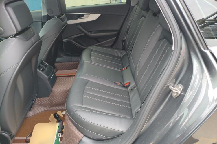 Used Audi A4L 2022 40 TFSI Fashion Dynamic Model
