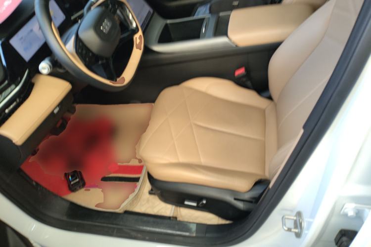 Used Geely Galaxy L6 2024 125km PLUS Dragon Edition
