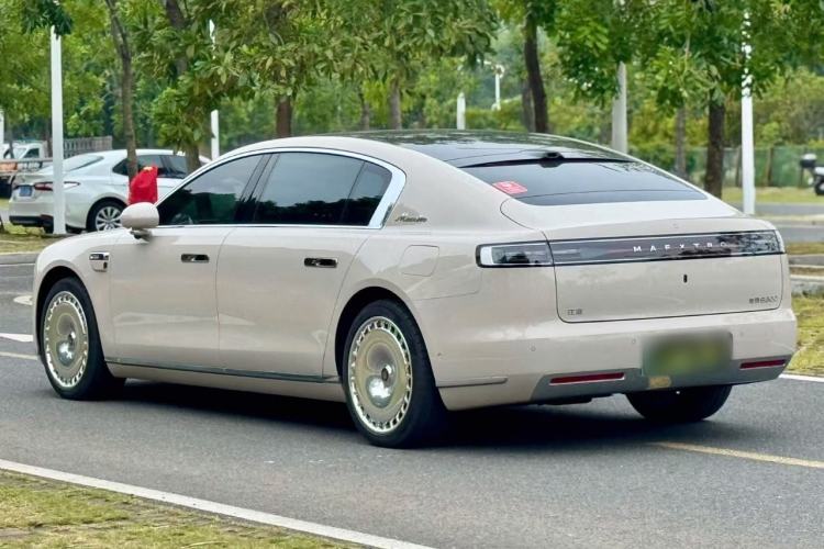 Used Hima S800 2025 Model, Range-Extended Starlight Executive Edition, 4 Seats