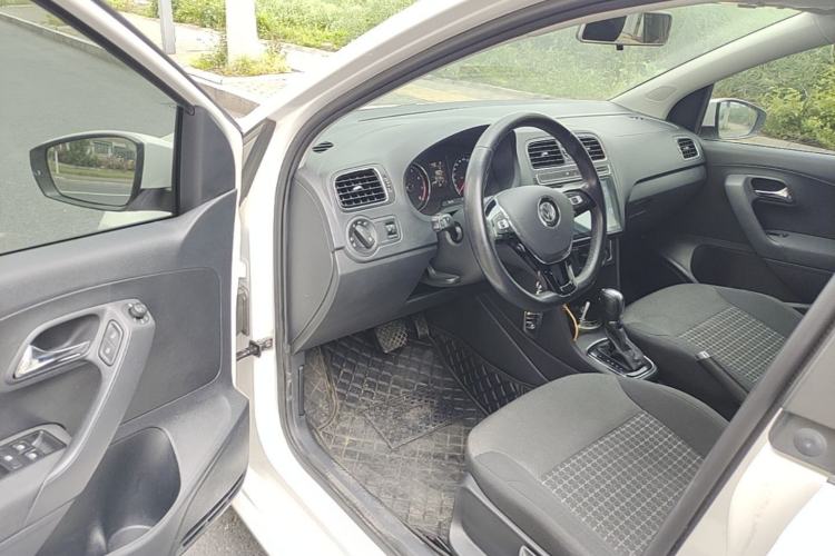 Used Volkswagen Polo 2016 1.6L Automatic Comfort Model Driver Seat