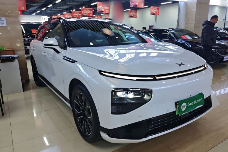 Used XPeng G9 2025 625 Long-Range Max Front Right 45 Deg