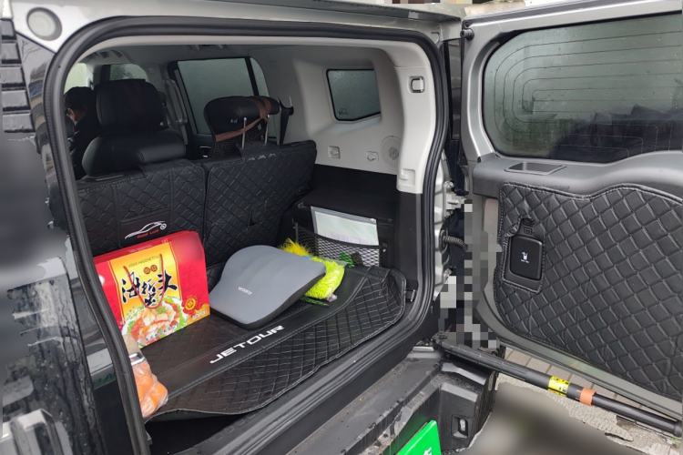 Used JETOUR Traveler 2025 1.5TD DCT Two-Wheel Drive Exploration+ Trunk