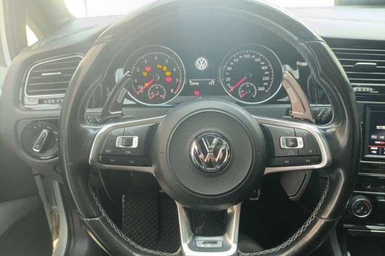 Used Volkswagen Golf 2018 280TSI Automatic R-Line Model Steering Wheel