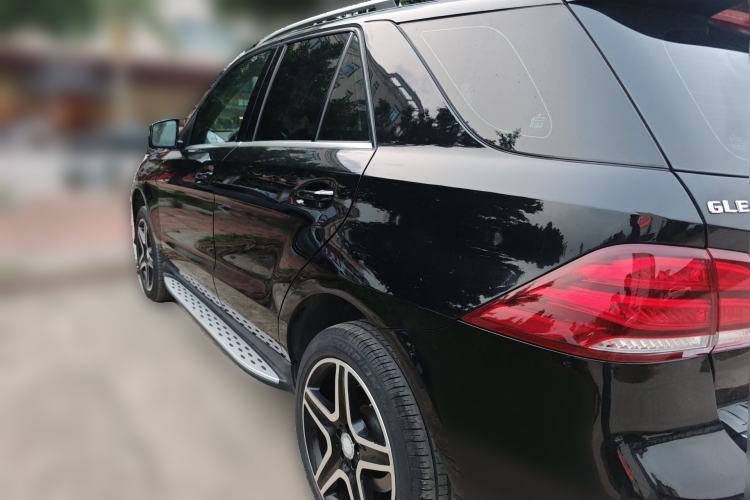 Used Mercedes-Benz M-Class 2014 ML 400 4MATIC Dynamic Model Rear Left 45 Deg