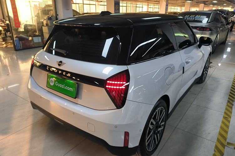 Used MINI Electric MINI COOPER 2025 456km COOPER E Classic Style
