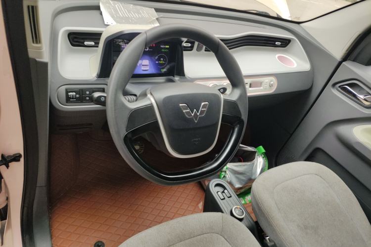 Used Wuling Hongguang MINIEV 2022 Macaron Fashion Model Lithium Iron Phosphate Steering Wheel