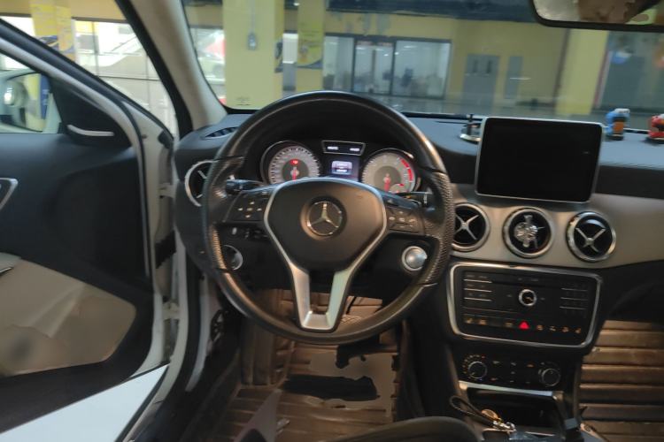 Used Mercedes-Benz GLA 2015 GLA 220 4MATIC Luxury Model