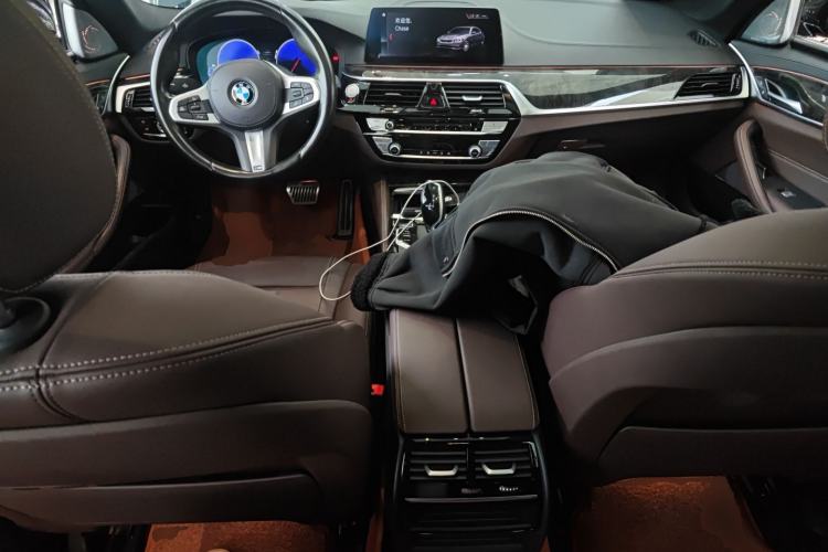 Used BMW 5 Series 2019 525Li M Sport Package Center Console