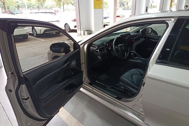 Used Toyota Camry 2021 2.5G Luxury Edition Driver Seat