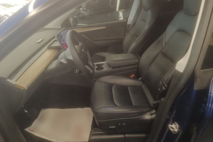 Used Tesla Model Y 2021 Standard Range Rear-Wheel Drive Version Left Front Seat