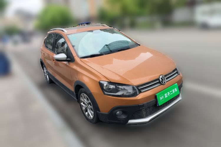 Used Volkswagen Polo 2014 1.6L Cross Polo Automatic Front Right 45 Deg