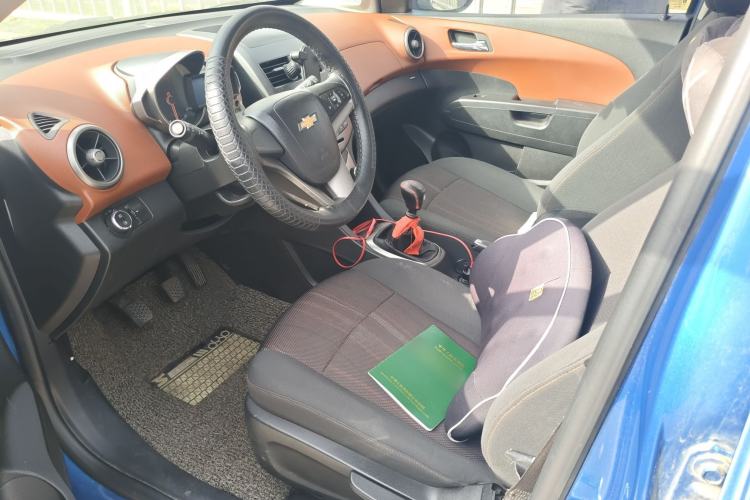 Used Chevrolet Aveo Sonic 2011 Hatchback 1.6L MT SX
