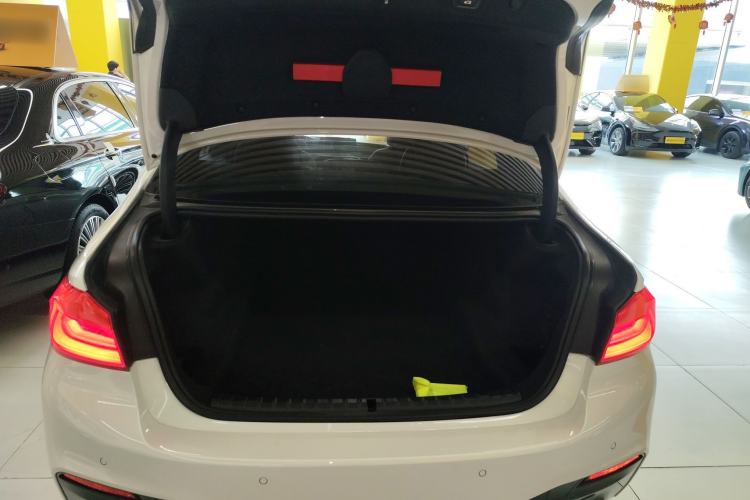 Used BMW 5 Series 2019 530Li Leading Model M Sport Package Trunk