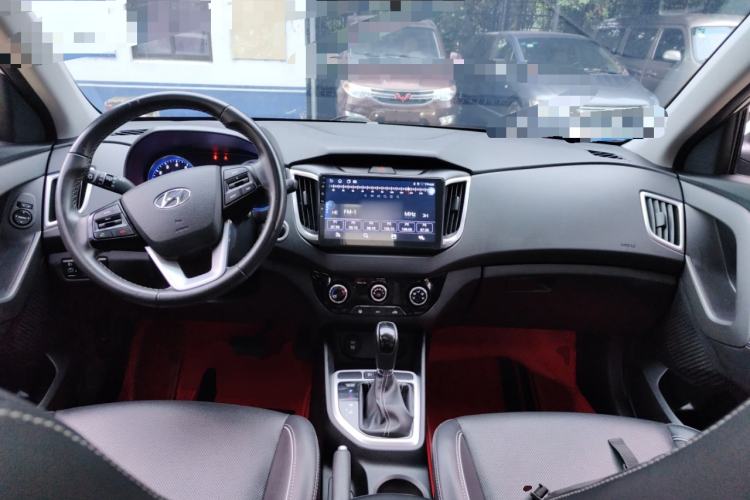 Used Hyundai ix25 2017 1.6L Automatic Smart Version Center Console