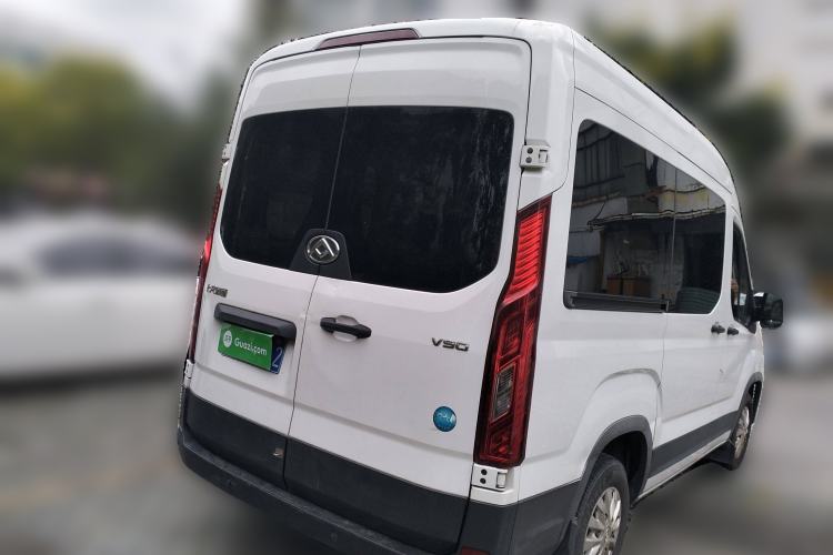 Used SAIC MAXUS Xintu V90 2020 2.0T Manual Yunjie Version Front-Wheel Drive with Single Rear Tire Short Wheelbase High-Roof Design 6-Seater
