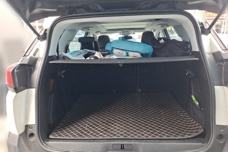 Used Peugeot 5008 2017 380THP 7-Seater Elite Edition Trunk