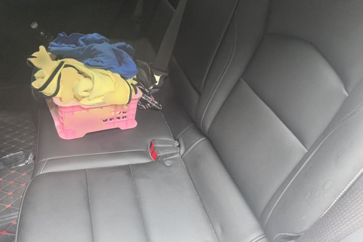 Used Cadillac XT4 2018 28T Two-Wheel-Drive Luxury Model Left Rear Seat