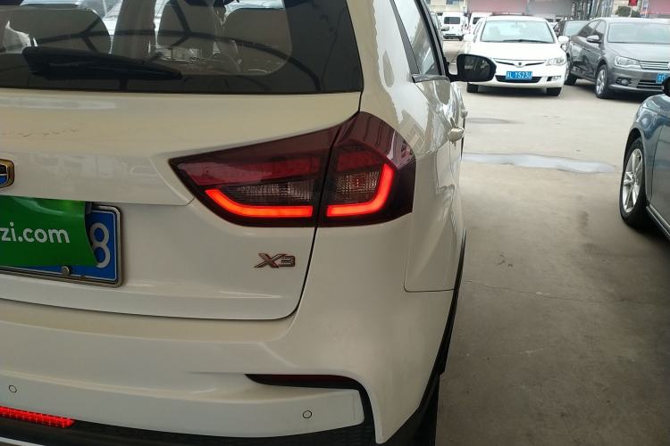 Used Geely Auto Vision X3 2019 Upgraded Model 1.5L Manual Elite Version