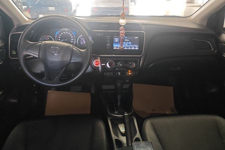 Used Honda City 2018 1.5L CVT Dynamic Pro Edition Center Console