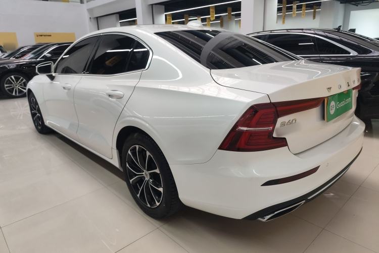 Used Volvo S60 2022 B4 Zhiyi Luxury Edition
