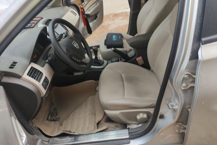 Used Baojun 630 2011 1.5L manual Elite version
