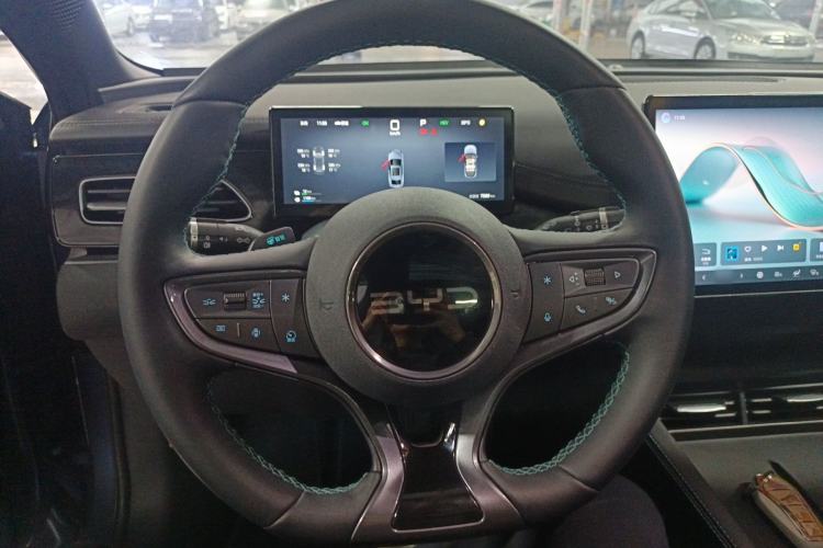 Used BYD Seal 06 New Energy 2025 DM-i Smart Drive 120KM Prestige Model Steering Wheel