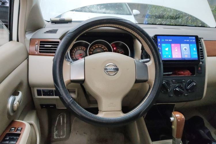 Used Nissan Tiida Sedan 2006 1.6JE AT Steering Wheel