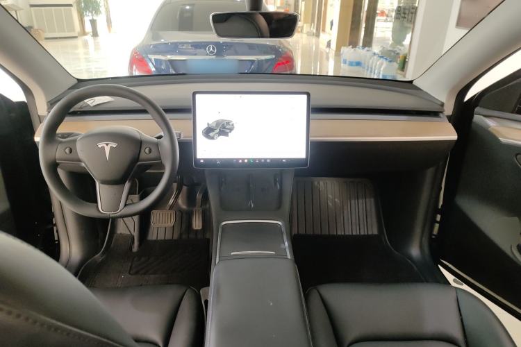 Used Tesla Model Y 2021 Long-Range All-Wheel-Drive Version 3D7