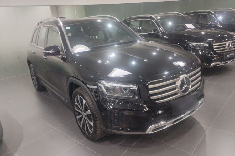 Used Mercedes-Benz GLB 2024 Refresh GLB 220 Fashion Edition Front Right 45 Deg
