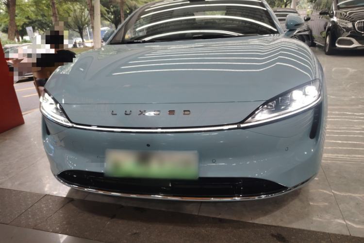 Used Hima Luxeed S7 2025 785 km Ultra
