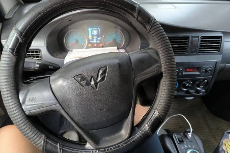 Used Wuling EV50 2020 Pure Electric Van Logistics Vehicle – Penghui Non-Heated Battery
