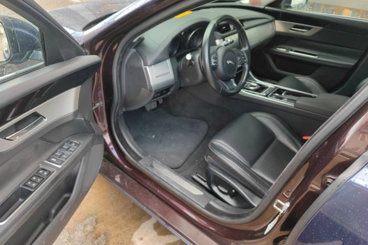 Used Jaguar XF 2016 XF 3.0 SC Two-Wheel-Drive Luxury Edition
