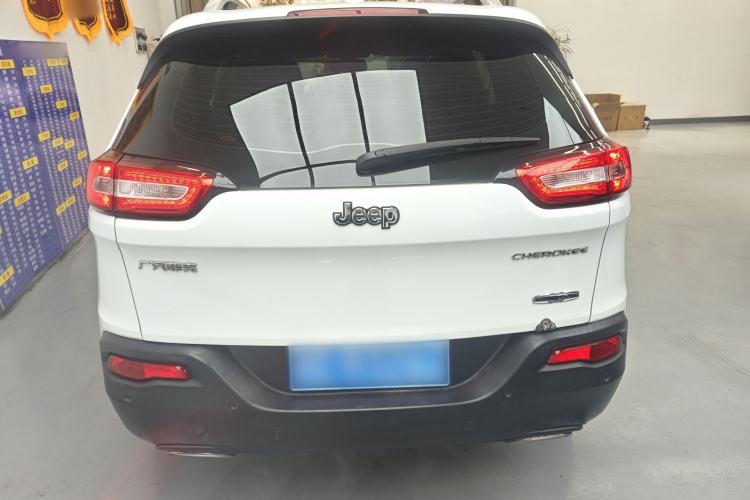 Used Jeep Cherokee 2016 2.4L Leading Edition
