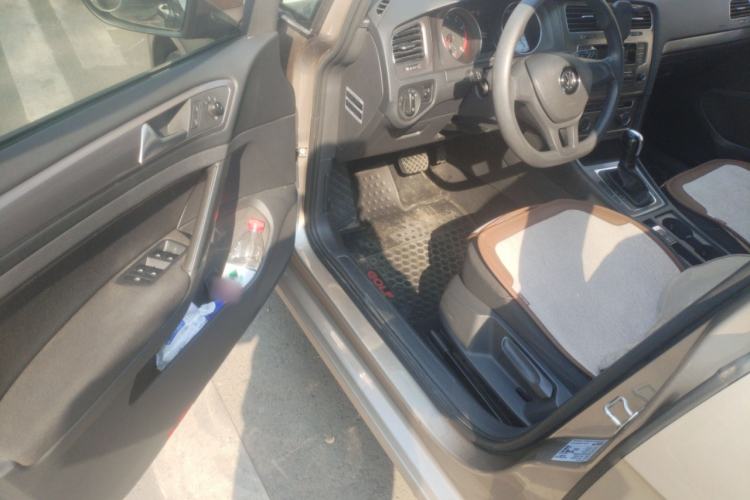 Used Volkswagen Golf 2015 1.6L Automatic Fashion Model