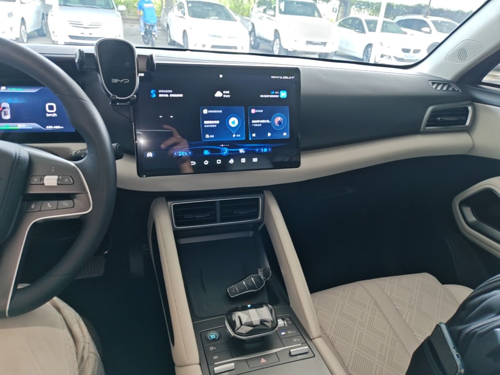 BYD Yuan UP 2024 401KM Leading Edition — снимка 12