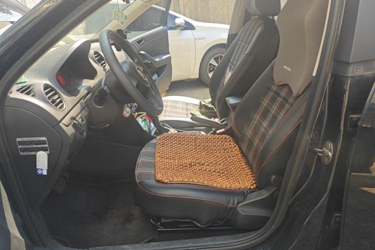 Used Volkswagen Jetta 2013 1.6L Automatic Fashion Model Left Front Seat