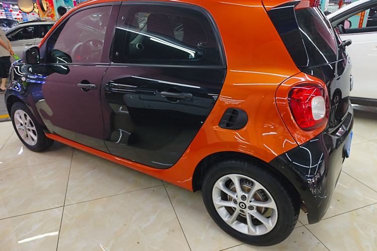 Used smart forfour 2016 1.0L 52 kW Dynamic Edition
