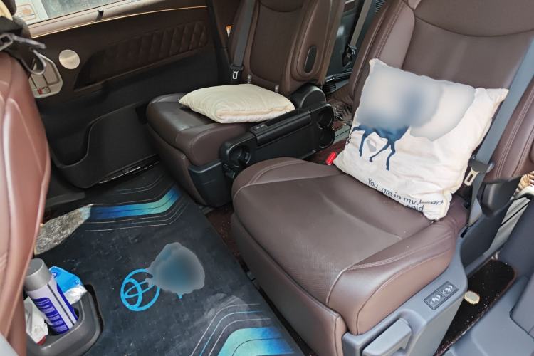 Used Toyota SIENNA 2021 2.5L Hybrid Comfort Edition Interior 4