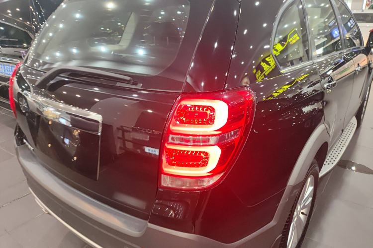 Used Chevrolet Captiva 2015 2.4L 4x4 Flagship Edition 7-Seater