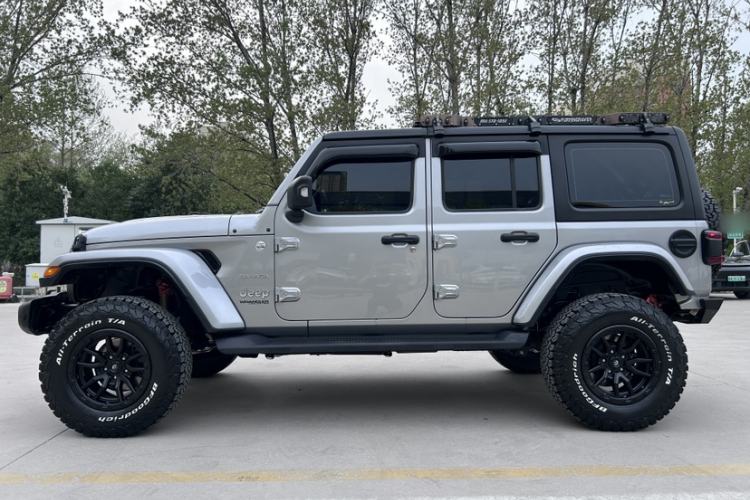 Used Jeep Wrangler 2021 2.0T Sahara Four-Door Edition Exterior 3