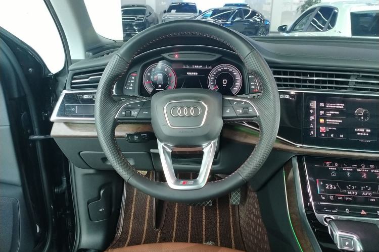 Used Audi Q7 2021 55 TFSI quattro S line Sport model