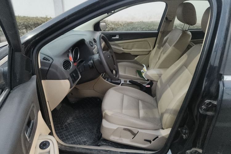 Used Ford Focus 2011 Sedan 1.8L Automatic Fashion Edition
